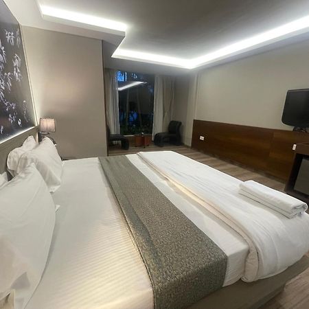 Lch Fitness Otel Indore Dış mekan fotoğraf