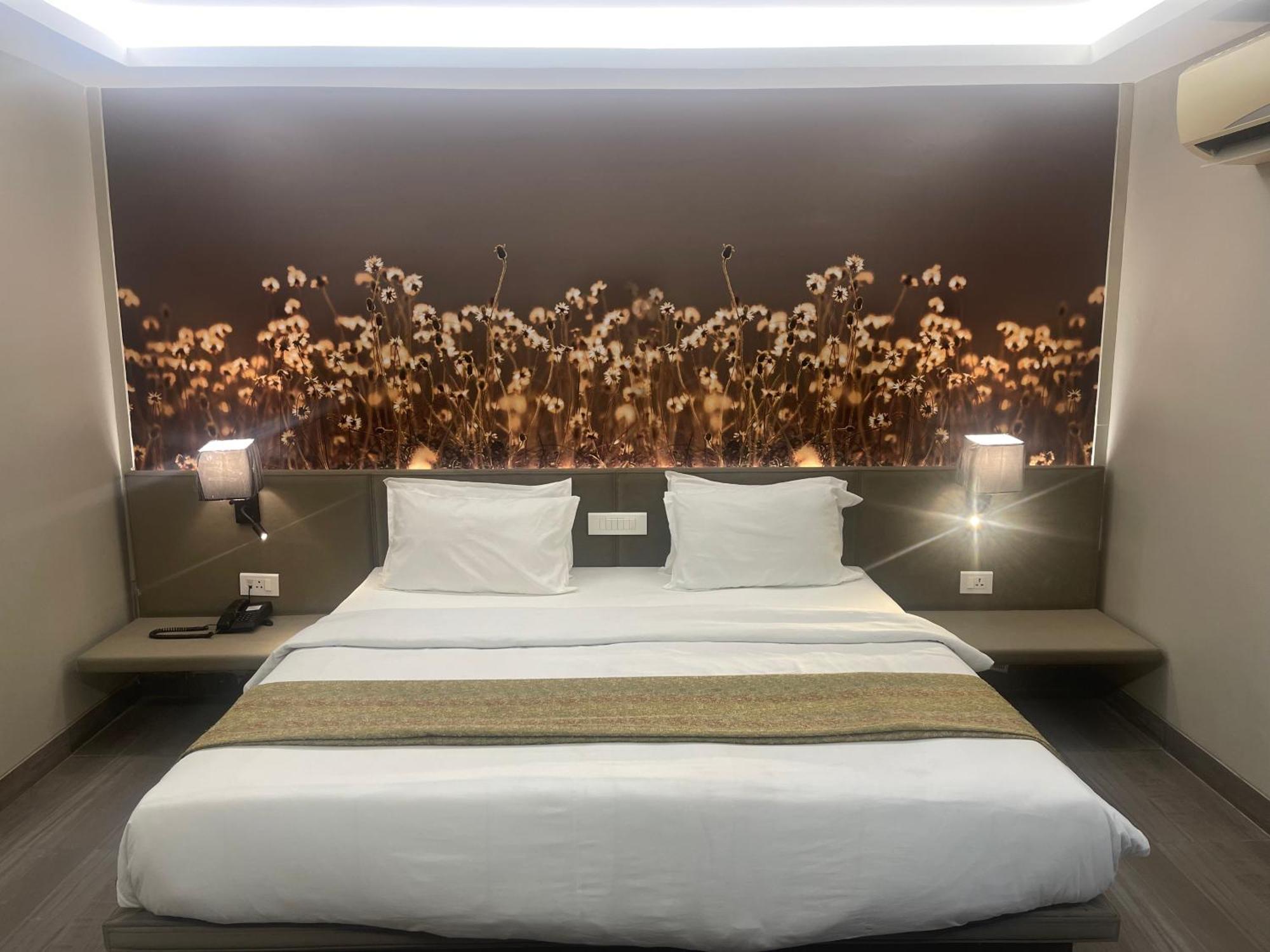 Lch Fitness Otel Indore Dış mekan fotoğraf