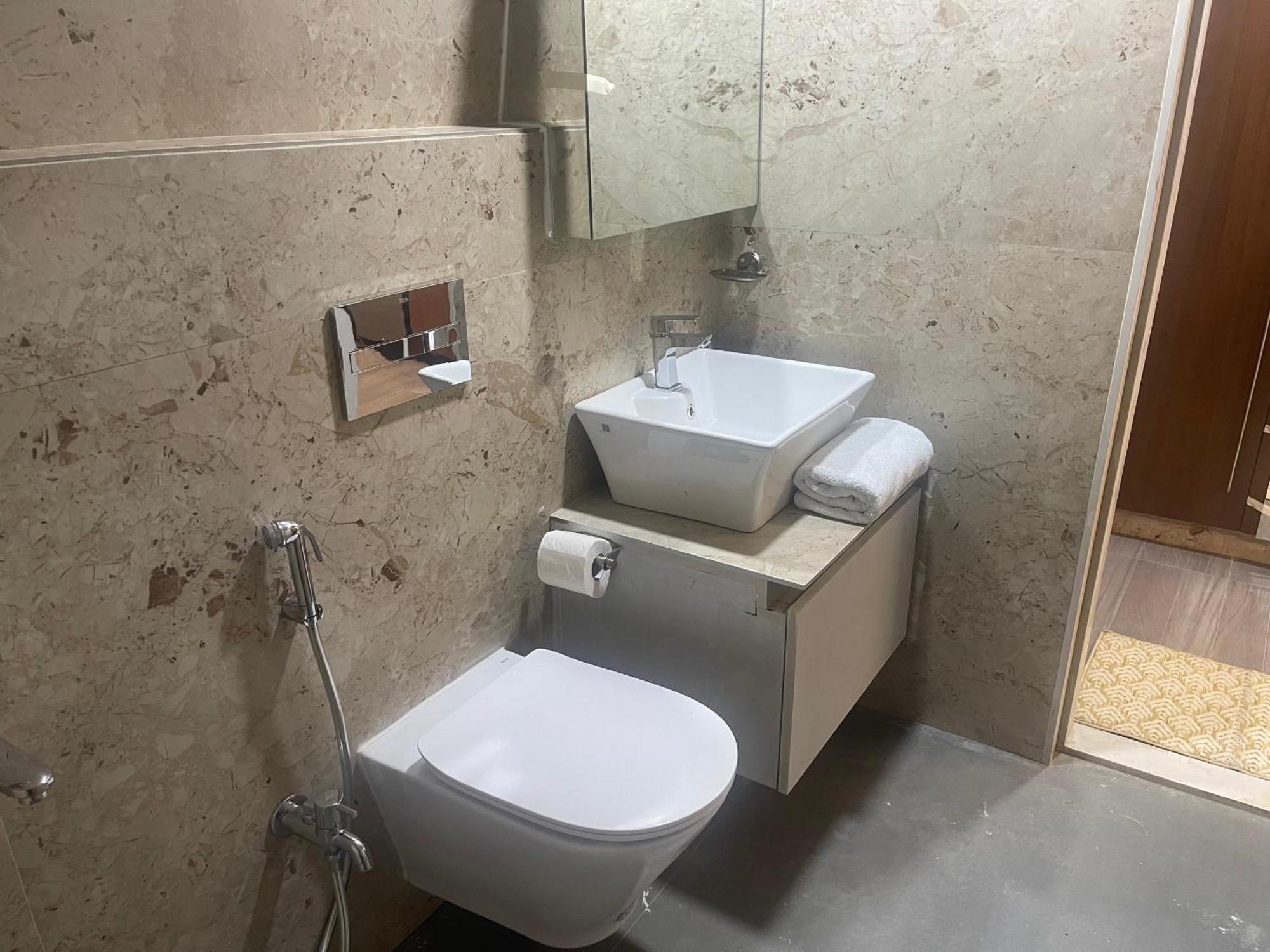 Lch Fitness Otel Indore Dış mekan fotoğraf