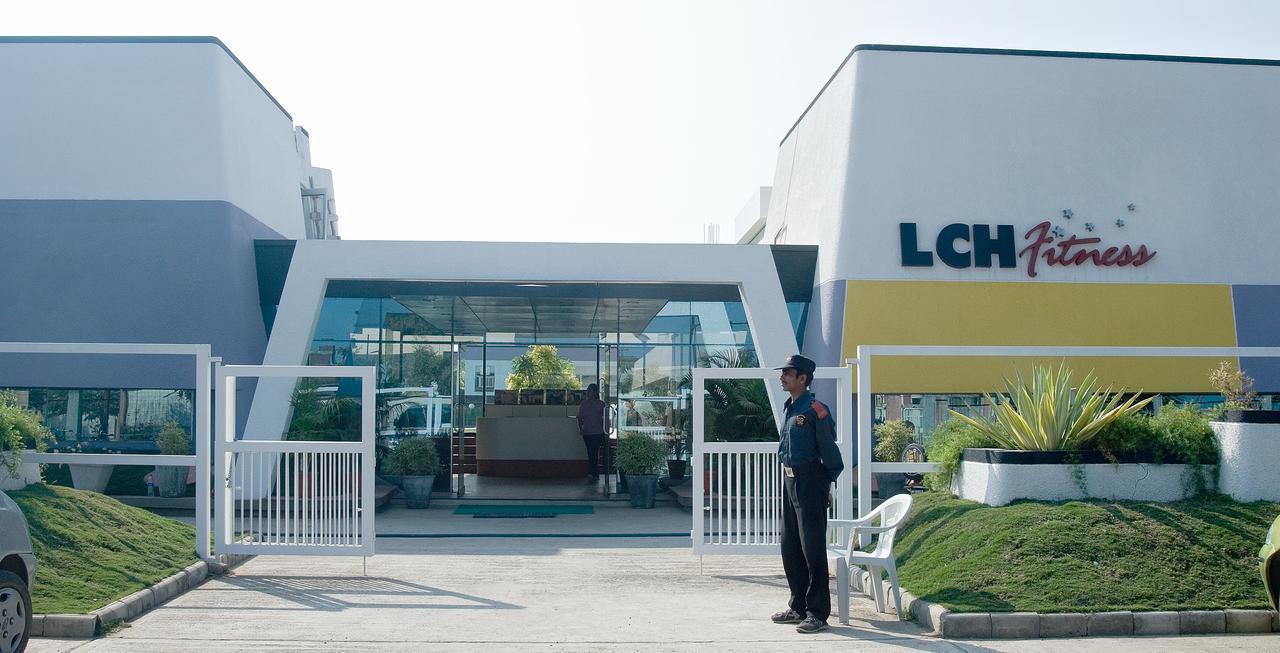 Lch Fitness Otel Indore Dış mekan fotoğraf